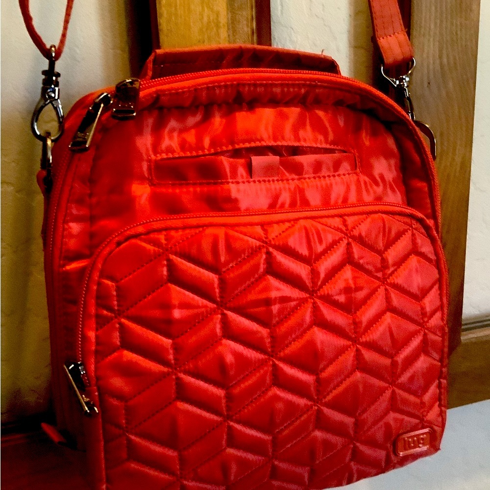 Lug RANGER medium-sized crossbody bag w RFID. Cranberry red.